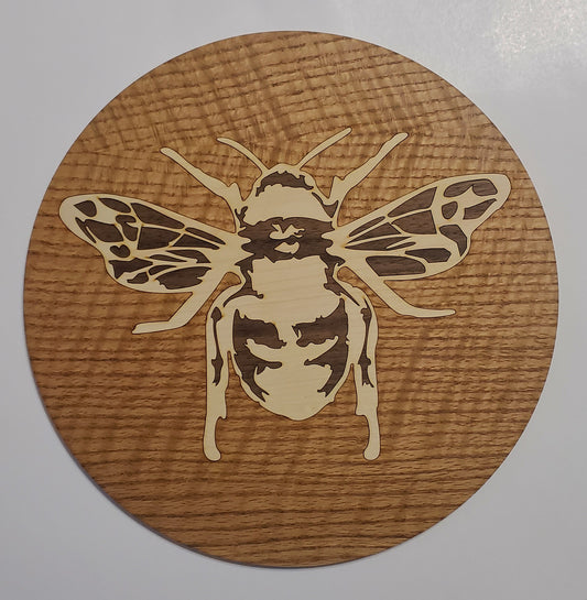 Accent Plate with Bee inlay with Oak background